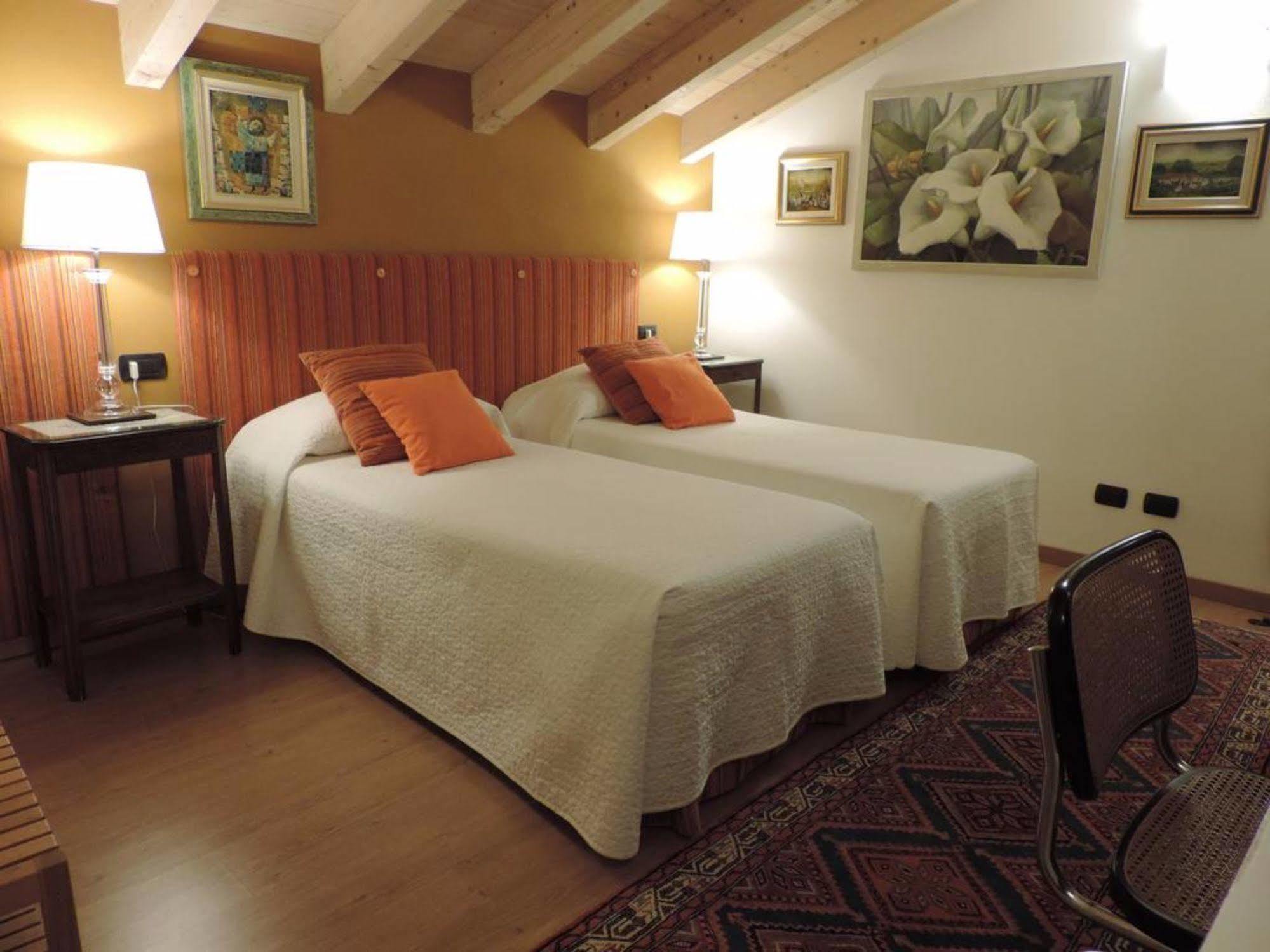La Collina Since 2008 No Smoking B&B Varese Exteriér fotografie